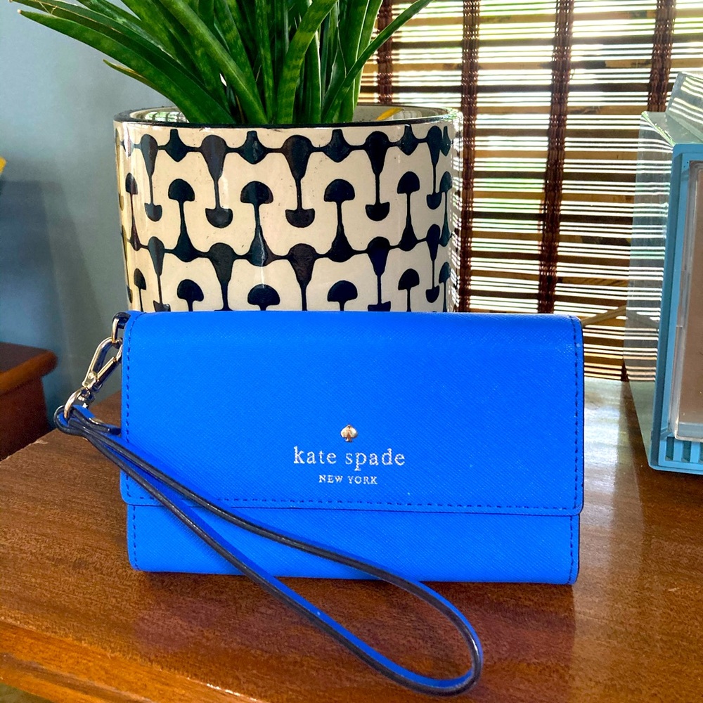 Kate Spade wristlet EUC